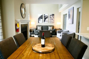 Cozy, 4 Bedroom Chalet, 10 min walk to Village